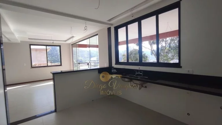 Imagem Casa em Condomínio para Venda em Teresópolis / RJ no bairro Vargem Grande