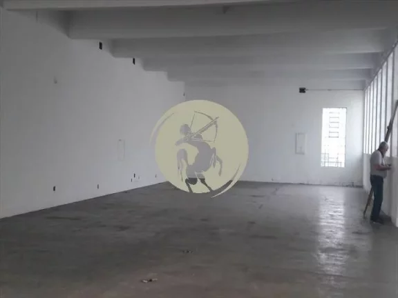 Imagem VENDE / ALUGA OTIMA LOCALIZAÇÃO, COM DIVISORIAS , PE DIREITO ALTO, PORTAS DE AÇO.