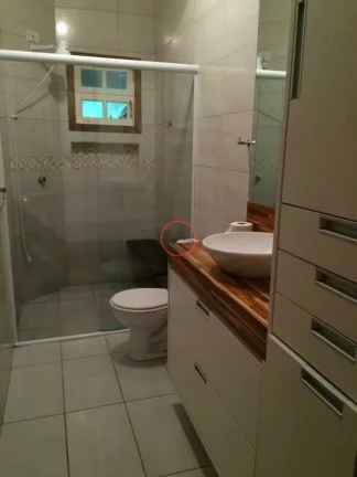 Imagem CASA COM 2 DORMITÓRIOS, SENDO 1 SUÍTE, DENTRO DE UM RESIDENCIAL COM PISCINA, PARA LOCAÇÃO ANUAL EM BOISSUCANGA