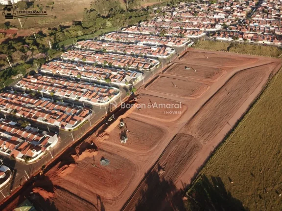 Imagem Terreno de 205m², localizado em uma esquina estratégica da tranquila e bem localizada Vila Profeta...