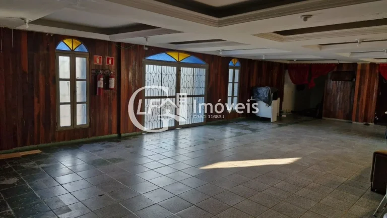 Imagem Oportunidade Imperdível ? Salão Comercial com 3.700m² Localização Estratégica na Rua Dom Aquino ? Em Frente à Praça das Araras (Cabeça de Boi)