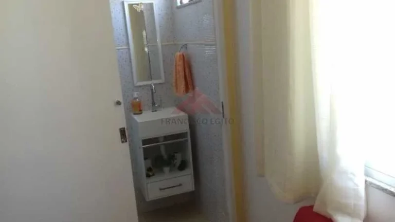 Imagem partamento de 3 quartos, que inclui uma vaga de estacionamento dentro do condomínio,proximo a subida e descida da ponte Rio Niterói, com 02 lances esc