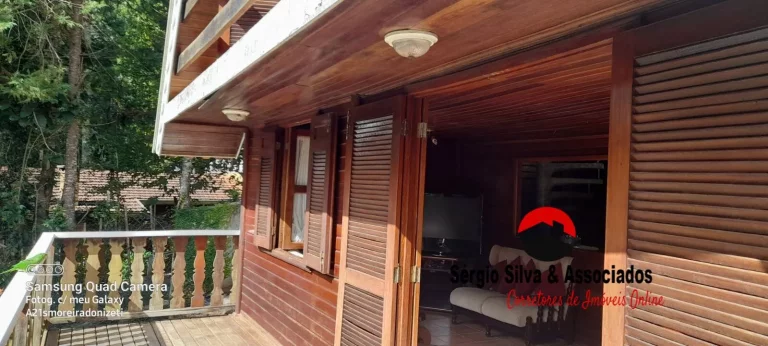 Imagem Casa a Venda na Região da Vila Natal Campos do Jordão - SP.