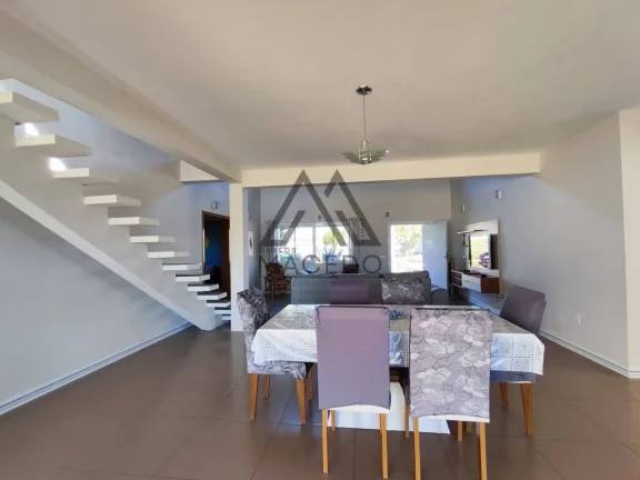Imagem Casa Espaçosa com Piscina no Condomínio Jatobá – Cesário Lange/SP.
