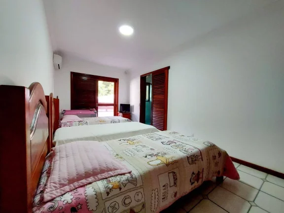 Imagem Maravilhosa Oportunidade de Casa à Venda na Riviera, Módulo 18, Rua Larga!