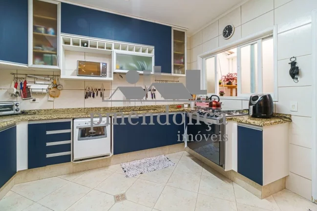 Imagem Casa de Vila em Perdizes com 261m², 4 suítes e 2 vagas.