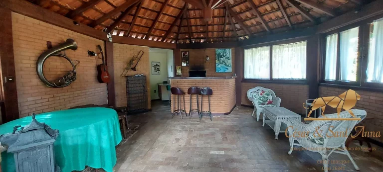 Imagem Casa com 730m², a venda, no Bairro Alto do Capivari em Campos do Jordão-SP