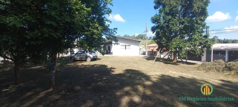 Imagem Terreno amplo em bairro residencial e zona mista São Roque
