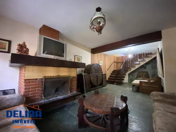 Imagem Sítio à venda com piscina,2 casas com um ótimo espaço.