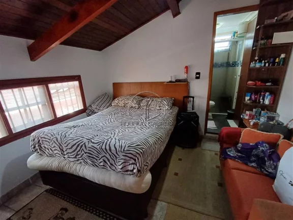 Imagem Espaçosa Casa Geminada 3 Quartos no Ocian - Praia Grande, SP