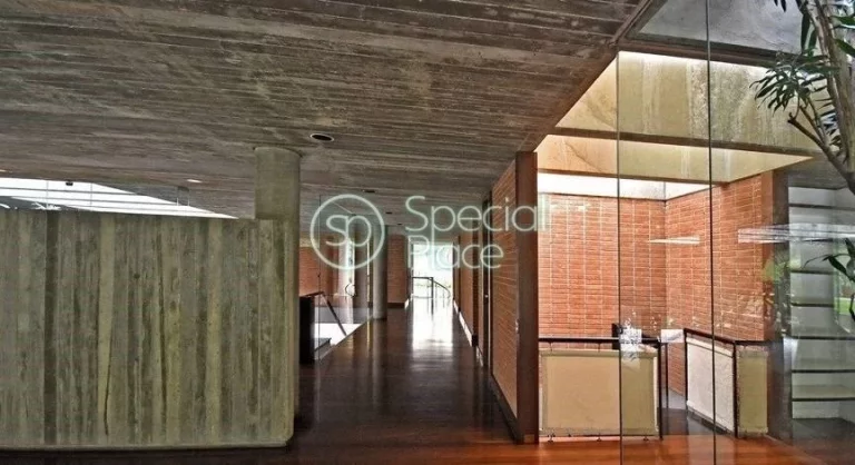 Imagem Excelente residência com 976m² de área construída num terreno de 3.100m² no bairro Cidade Jardi...