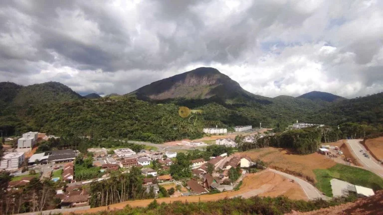 Imagem Terreno em Condomínio para Venda em Teresópolis / RJ no bairro Ermitage