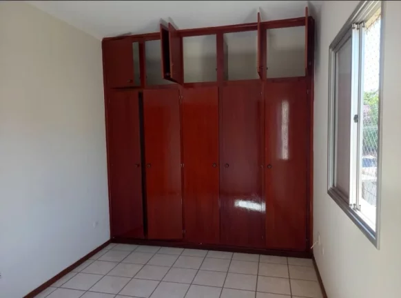 Imagem Apartamento bairro Alto ótima localização com elevador!2 - Dormitórios (1st) ambos com armários...