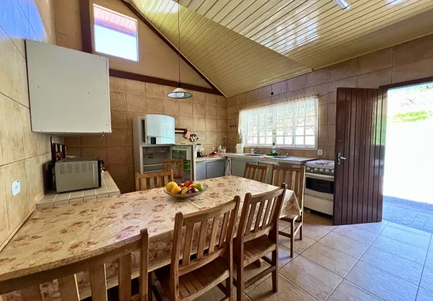 Imagem Três casas, um grande jardim e a liberdade de viver a serra no seu próprio ritmo