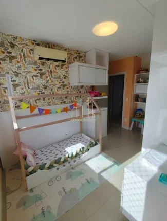 Imagem Apartamento em Patamares a venda 195 m² | 4 Suítes | Vista Mar | Nascente | 3 Vagas | Alto Padrão