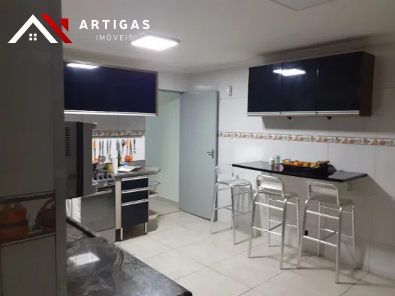 Imagem Sobrado á venda na Mooca Rua Visconde de Inhomerim 300 m² 3 dormitórios 1 suíte 4 vagas