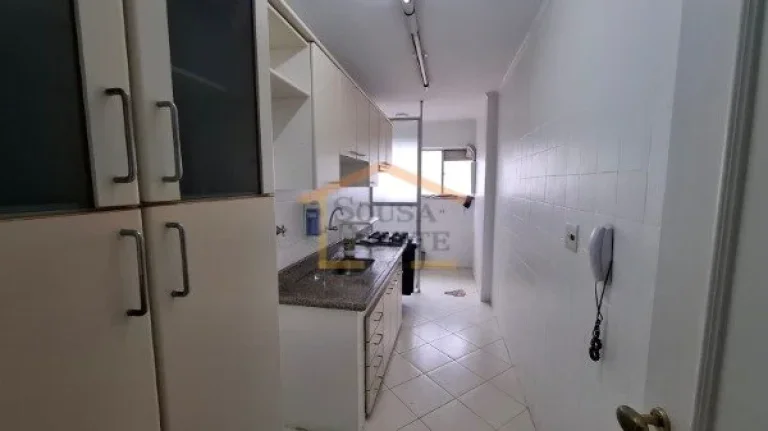 Imagem Apartamento com 64m², 2 dormitórios, sendo 1 com armários, banheiro reformado, sala para 2 ambien...