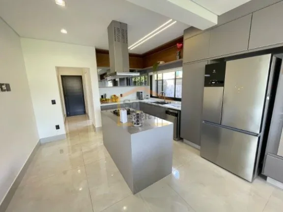 Imagem Casa 5 estrelas, construída com material Platinum.
Toda mobiliada, academia, acessibilidade, aqueci...