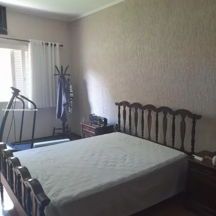 Imagem Casa para Venda em Iracemápolis, Centro, 3 dormitórios, 2 banheiros, 3 vagas