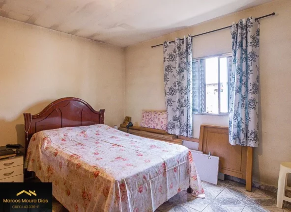 Imagem Casa Sobrado na Vila Dalva com 4 Dormitórios e 2 Vagas de Garagem, Oportunidade
