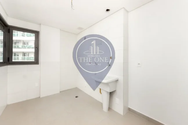 Imagem Imperdível apartamento à venda em Pinheiros, São Paulo-SP: 3 quartos, 3 suítes, 2 salas, 4 banheiros, 130m² de área.