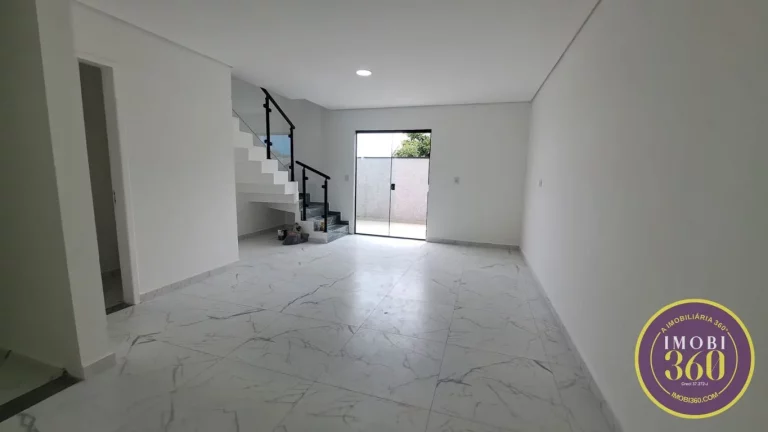 Imagem Sobrado com 2 Quartos (2 suites) e 2 banheiros à Venda, 107 m²