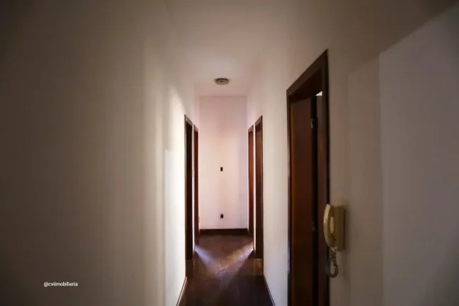 Imagem Casa com aproximadamente 200m² em um lote de 360m² de área, ideal para quem busca espaço, confor...