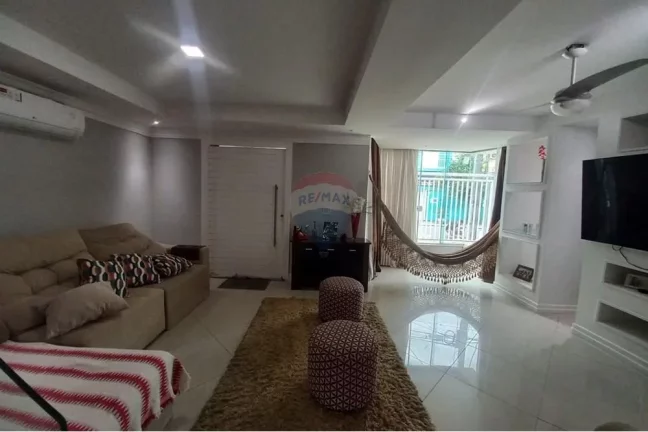 Imagem Casa com 3 quartos com 250m² a venda em Vila Valqueire - RIO DE JANEIRO