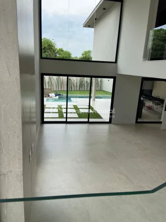 Imagem Sobrado à venda no condomínio no Swiss Park - Campinas/SP

Sobrado com 4 suítes com planejados, i...