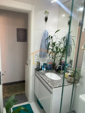 Imagem Apartamento à venda com 57 m², 2 dormitórios com armários, sacada ampla integrada à cozinha, sa...