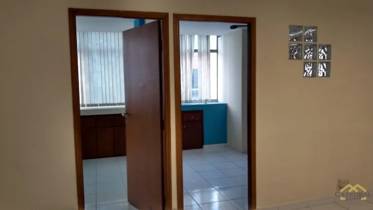 Imagem Sala Comercial no centro com 110m