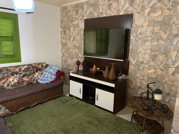 Imagem Casa 3 dormtórios com 3 Camas de Casal