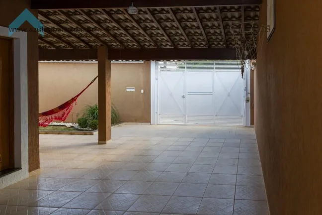 Imagem Casa para Venda em Atibaia, Jardim Dos Pinheiros, 3 dormitórios, 1 suíte, 3 banheiros, 2 vagas