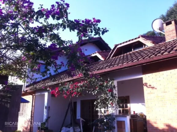 Imagem Sobrado Padrão localizado em área nobre do bairro de Interlagos