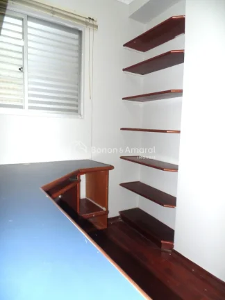 Imagem Reformado, amplo, 3 quartos, sendo 1 suíte, 2 com armários e 1 com bancada para estudo/escritório...
