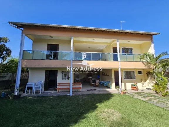 Imagem Casa Duplex com Quintal, Piscina e Churrasqueira em Costa Bela - Serra