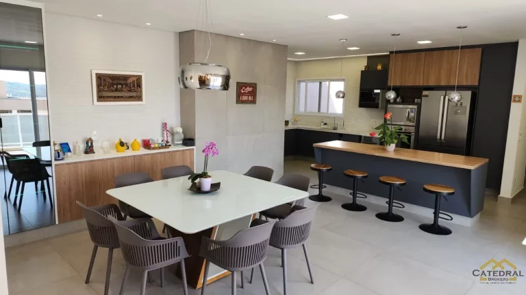 Imagem Casa Térrea à Venda em Condomínio com 4 Quartos e Piscina em Jundiaí/SP
