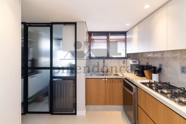 Imagem Apartamento na Rua Tito 19 com 3 suítes e 3 vagas, 187m²