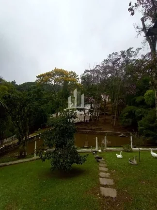 Imagem Chácara com 4 Quartos, 2 Banheiros, Área para Churrasco Grande, Piscina, Lago com Peixes, Estacionamento para 25 carros, Córrego nos fundos, espaço para fazer campo, no Rio Grande da Serra-SP
