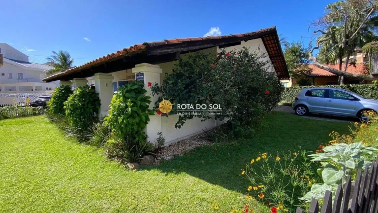 Imagem Casa à venda 4 quartos a poucos metros da Praia de Bombas - Bombinhas SC