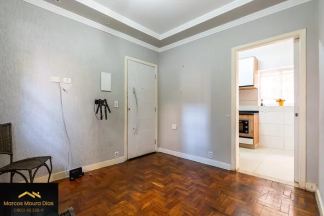 Apartamento Venda 2 Quartos, Quintal com Sol da Manhã em Perdizes