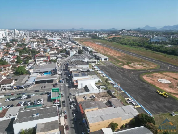 Imagem Galpão Comercial com 672m2 para Locação no Bairro Aeroporto - Guarapari /ES