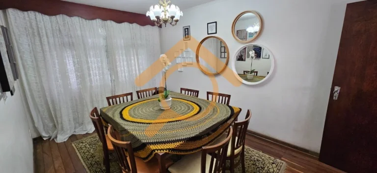 Imagem Casa de luxo em Interlagos: 4 quartos, 2 suítes, 3 salas, 5 banheiros, 6 vagas, 350m² de área - São Paulo-SP.