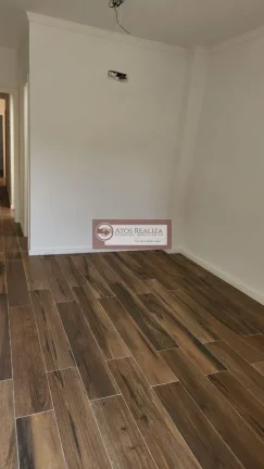 Imagem Sobrado à Venda na Vila São Pedro SP, 3 Dorms, Sendo Suítes, com 110m², R$740mil. OPORTUNIDADE.