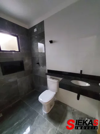Imagem Imperdível! Casa à venda em São Paulo-SP, Vila São Geraldo: 3 quartos, 1 suíte, 2 salas, 3 banheiros, 2 vagas de garagem, 130m².