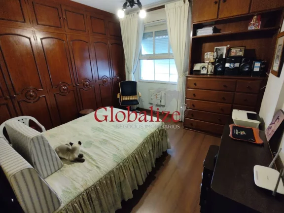 Imagem Lindo apartamento de 3 dormitórios com suíte e dependência de empregada completa no bairro da Ponta da Praia por R$.770.000,00 !