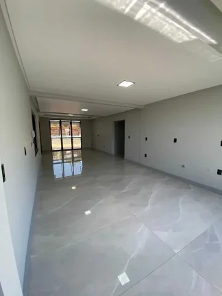 Imagem Casa nova de alto padrão com 4 suítes e 3 vagas de garagem em Itajaí/SC