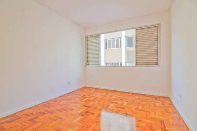 Imagem Apartamento 134M² Reformado, 3Q, 1 Suíte, 2 Banheiros, 1 Vaga, Banheira.
