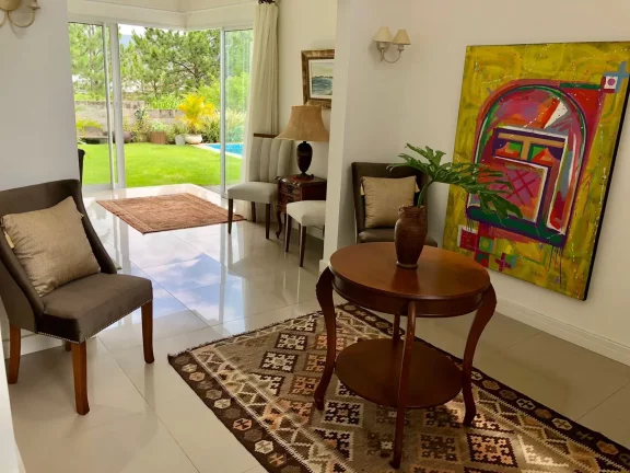 Imagem Luxuosa Casa de Alto Padrão no Jardim Panorâmico, Garopaba-SC: Conforto e Sofisticação!