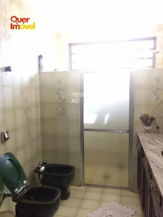 Imagem Casa à venda no Jardim Paulistano, Ribeirão Preto-SP: 3 quartos, 1 suíte, 2 salas, 4 banheiros, 3 vagas de garagem. 206 m². Zona leste! Quer Imóvel Negócios Imobiliários.